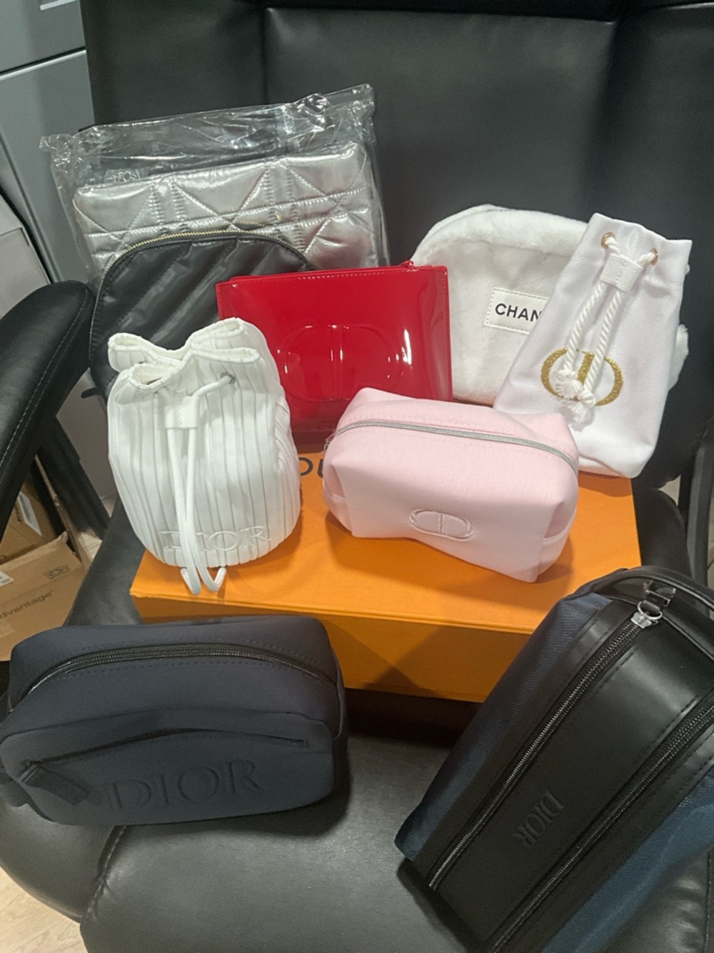 Assorted Cosmetic Pouch Set — White, Black, Pink, Blue, Red, Cream - Picture 15 of 15